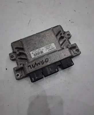 Renault Twingo I Engine control unit/module ECU 8201076738 S120202121A