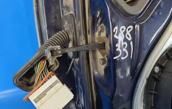 Hyundai Elantra Front door 