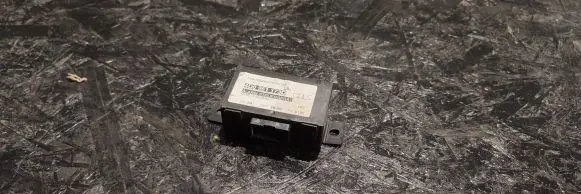 Audi A6 S6 C5 4B Alarm control unit/module 4D0951173D