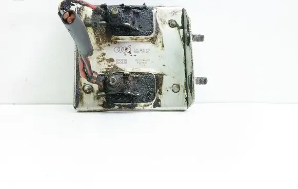 Audi A4 S4 B5 8D Coolant fan relay 8D0959493