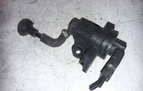Citroen Xsara Picasso Vacuum valve 9635704380