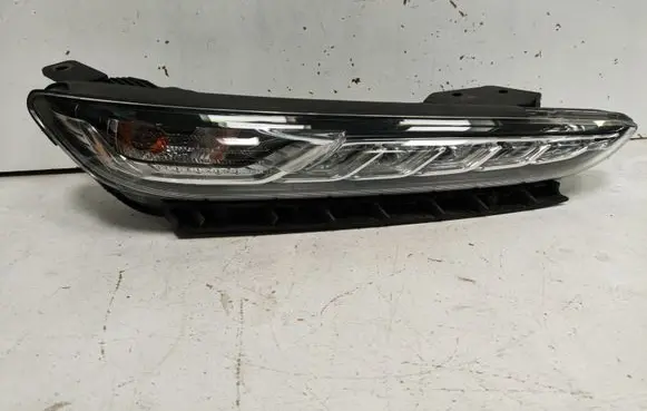 Hyundai Kona I Front fog light 92208J9000 D01R