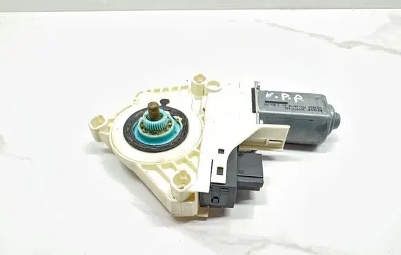 Audi A6 Allroad C6 Front door window regulator motor 4F0959801D 1101997009201