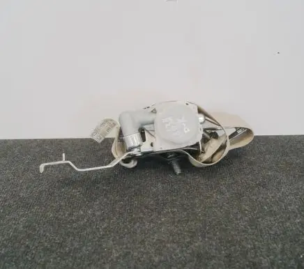 Subaru Legacy Front seatbelt E40432127