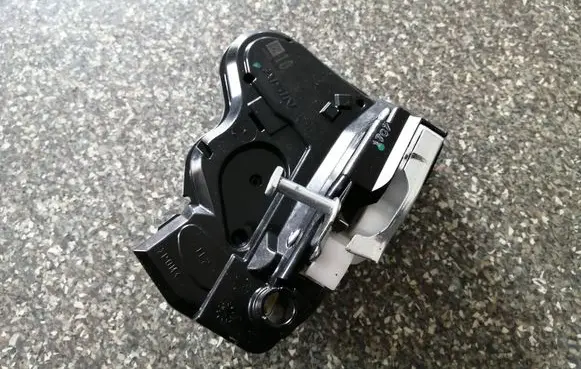 Suzuki Celerio Rear door lock