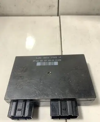 Volkswagen Golf IV Comfort/convenience module 1J0959799J