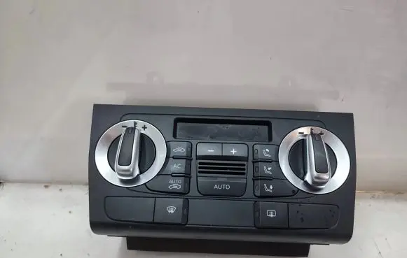 Audi A3 S3 A3 Sportback 8P Climate control unit 8P0820043BM
