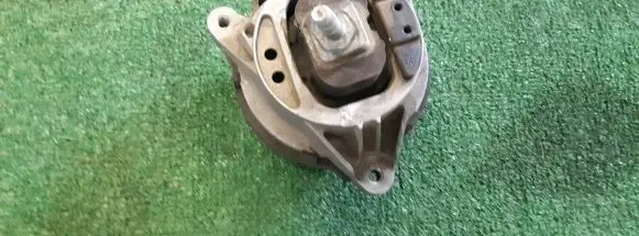 BMW 4 F32 F33 Engine mount bracket 6787659
