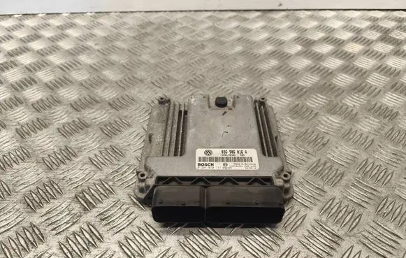Volkswagen Touran I Engine control unit/module 03G906016A 1039S02834 0281010731