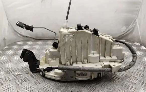 Mercedes-Benz S W221 Rear door lock A2217306235 A2217600504