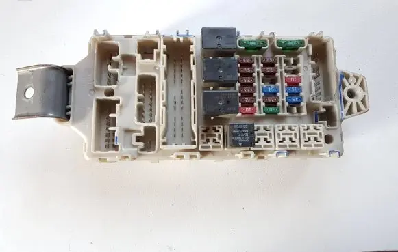 Mitsubishi Pajero Fuse module 91840W 611240627