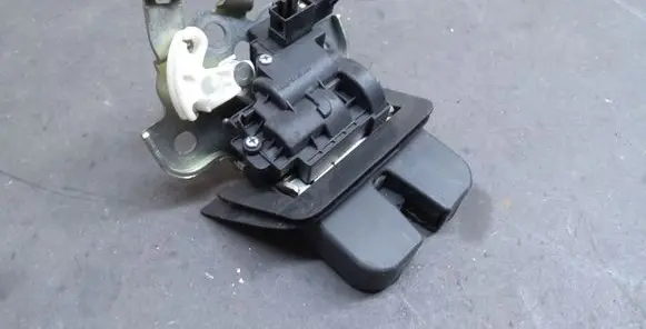 Seat Exeo (3R) Tailgate/trunk/boot lock/catch/latch 8R0827505 3R9827520