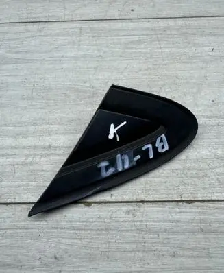 Volvo V40 Front door glass trim molding 31349229 31323257 31290675