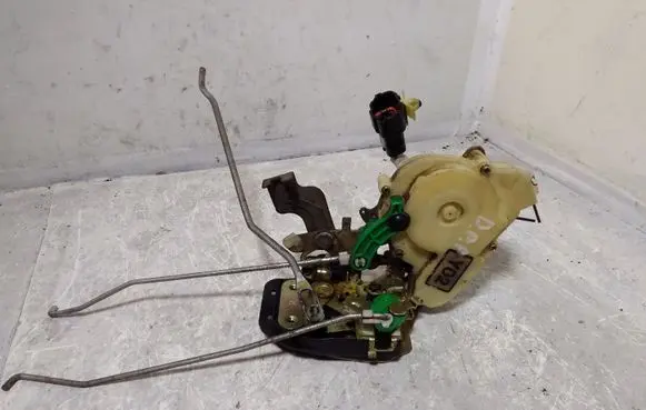 KIA Sorento Front door lock
