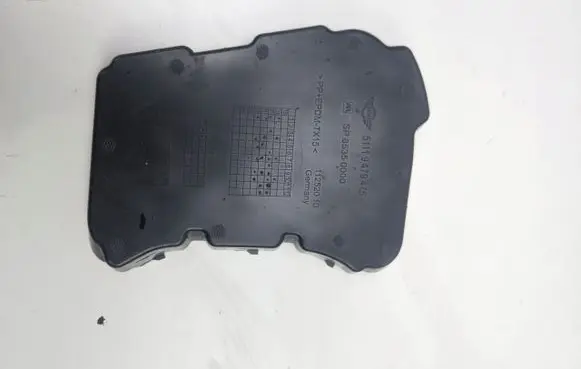Mini Cooper Countryman F60 Front bumper mounting bracket 9479475