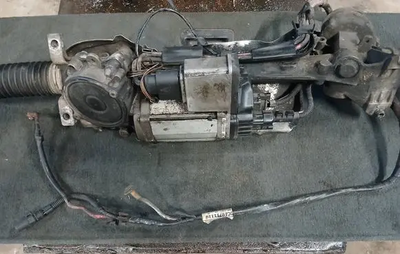 Volkswagen PASSAT B6 Steering rack 1K1909144M