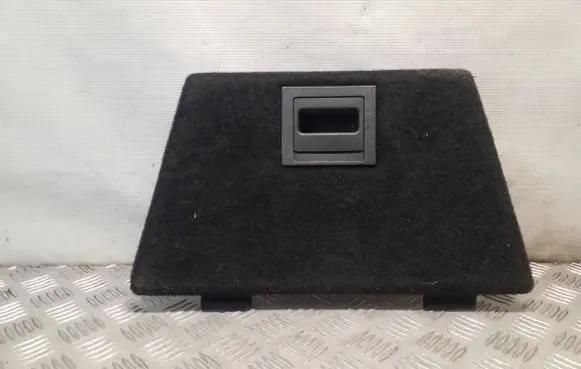 Trunk/boot lower side trim panel