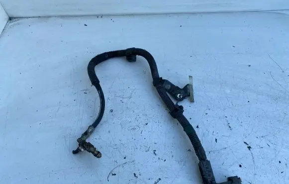 Toyota RAV 4 (XA30) Positive cable (battery) 8282320090