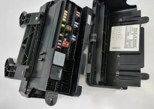 Volvo V40 Fuse module 30659177