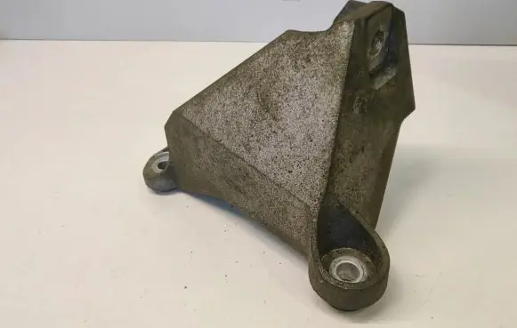 Chevrolet Camaro Engine mounting bracket X00468C A380X00468C
