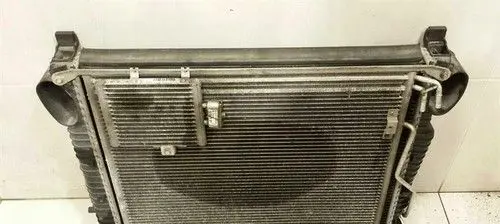 Mercedes-Benz SL R230 Coolant radiator A2305000303