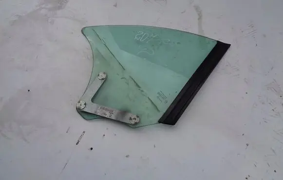 Peugeot 207 CC Front triangle window/glass 