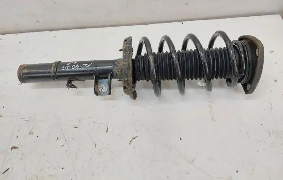 Volvo XC40 Front shock absorber/damper 32246639JLK01