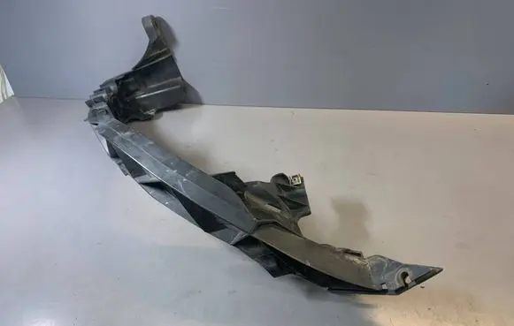 BMW 1 E81 E87 Headlight/headlamp mounting bracket 7120824 51647120824