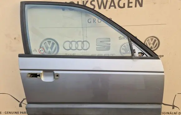 Volkswagen PASSAT B3 Front door 357831052F 357831106 LA7Y