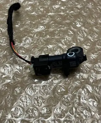Mercedes-Benz CLA C118 X118 Airbag deployment crash/impact sensor A2239056103 3051348