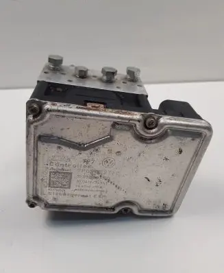 Volkswagen Touareg II Master brake cylinder 7P0907379C