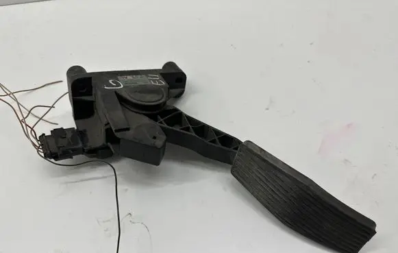 Opel Astra G Accelerator throttle pedal 09128851