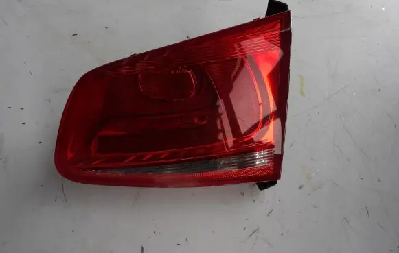 Volkswagen Touareg II Tailgate rear/tail lights 7P6945094C