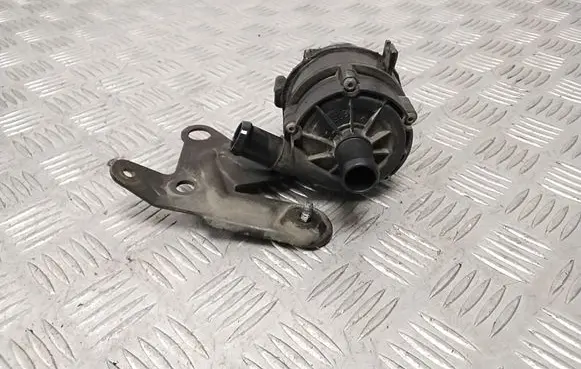 Skoda Octavia Mk4 Electric auxiliary coolant/water pump 04L965567A