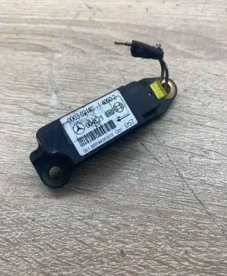 Mercedes-Benz C W203 Airbag deployment crash/impact sensor 0018204426 000302185 004521