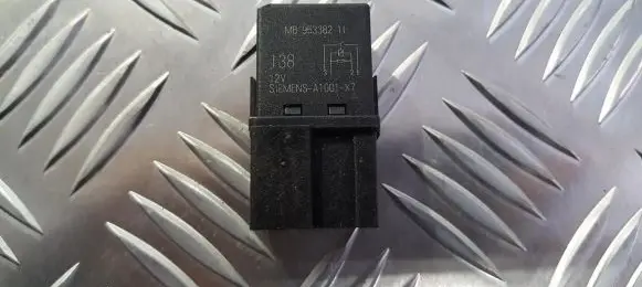 Volvo S40, V40 Other relay mb9533821l mb953382