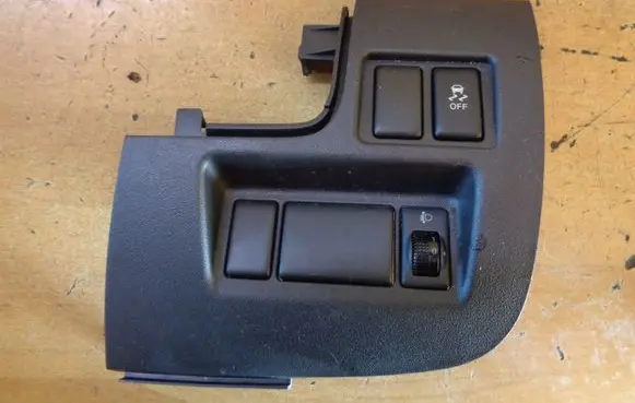 Nissan Micra Headlight level height control switch 684851HA0A