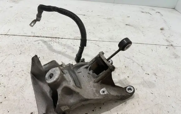 Audi A4 S4 B9 Engine mounting bracket 4M0199308AD