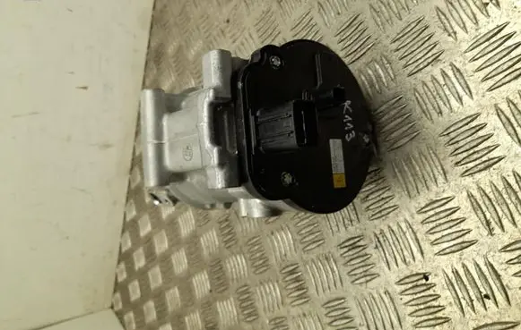 Toyota Yaris Cross Air conditioning (A/C) compressor (pump) 0424000741