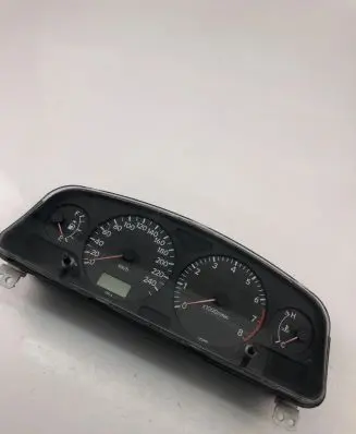Toyota Avensis T250 Speedometer (instrument cluster) 8380005420