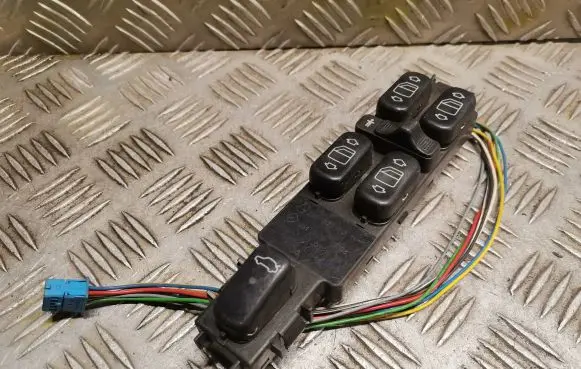 Mercedes-Benz S W220 Electric window control switch 2208201010