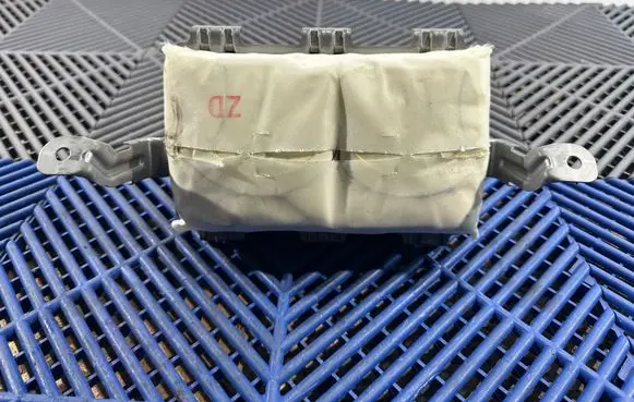 Lexus CT 200H Passenger airbag 1D0045713P8Q