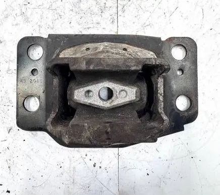 Ford Fusion II Engine mount bracket DG937M121