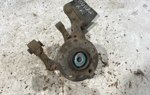 Volkswagen Touran I Rear wheel hub spindle/knuckle 