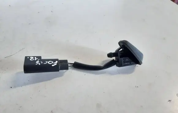Ford Focus Windshield washer spray nozzle BM5117666A