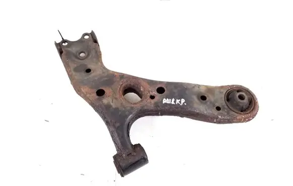 Toyota Auris 150 Front lower control arm/wishbone 48069-02140