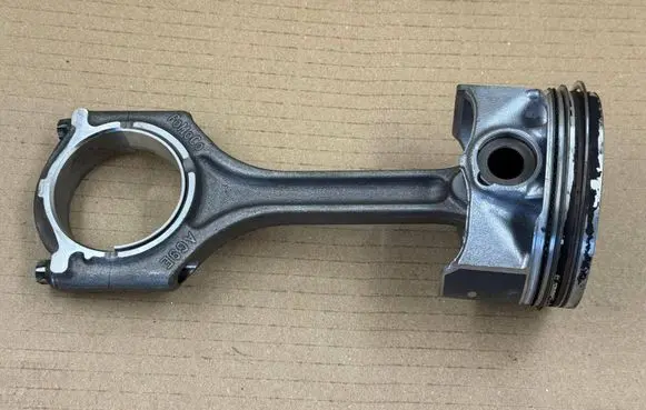 Ford Focus ST Piston with connecting rod AG9E LR030748