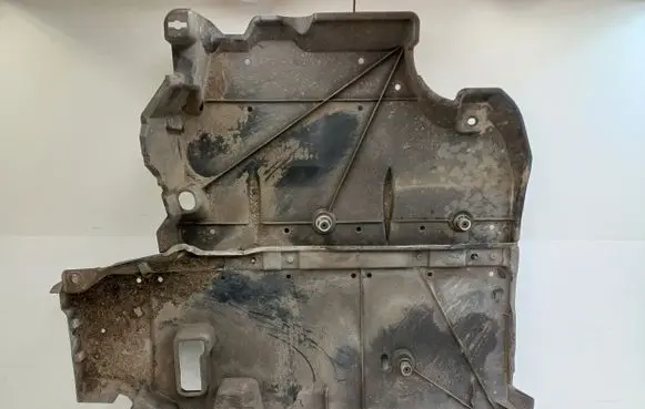 Toyota Prius (XW30) Trunk boot underbody cover/under tray 5830847011