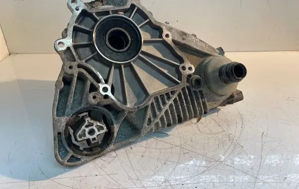 Gearbox transfer box case