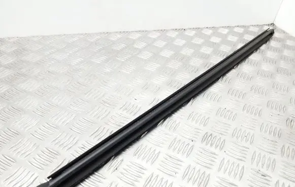 Volkswagen PASSAT B7 Rubber seal front door window/glass 3AA837471A